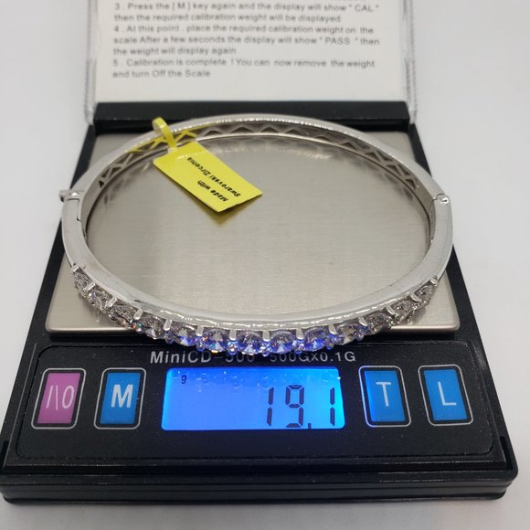 11.15 cts Swarovski Sterling Silver Bangle Bracelet - Picture 13 of 13